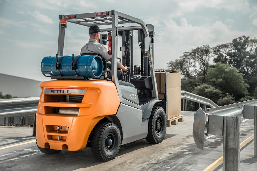 Empilhadeira Contrabalançada a Combustão RC 44-25 C